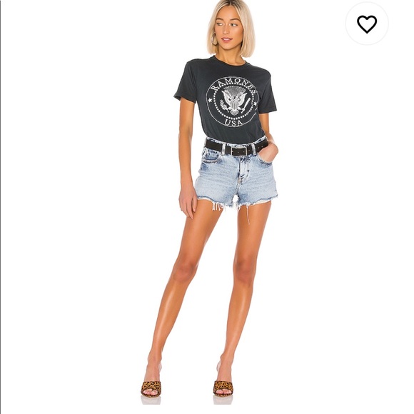 Ramones USA Crest Weekend Tee in Vintage Black - Picture 4 of 6